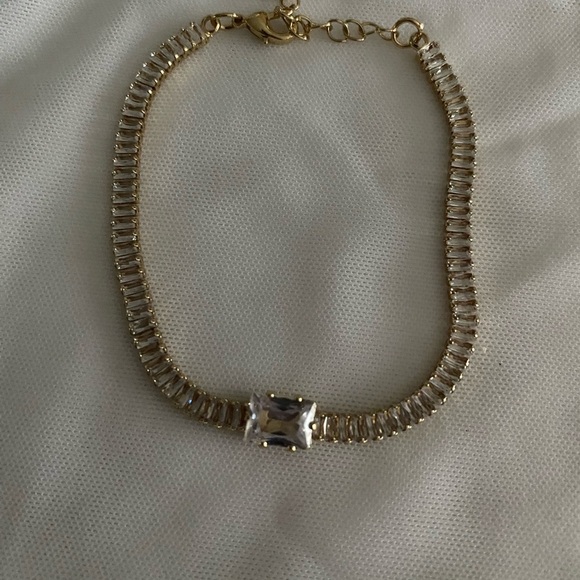 Elegant Gold Bracelet with Gem Stone - Picture 1 of 4